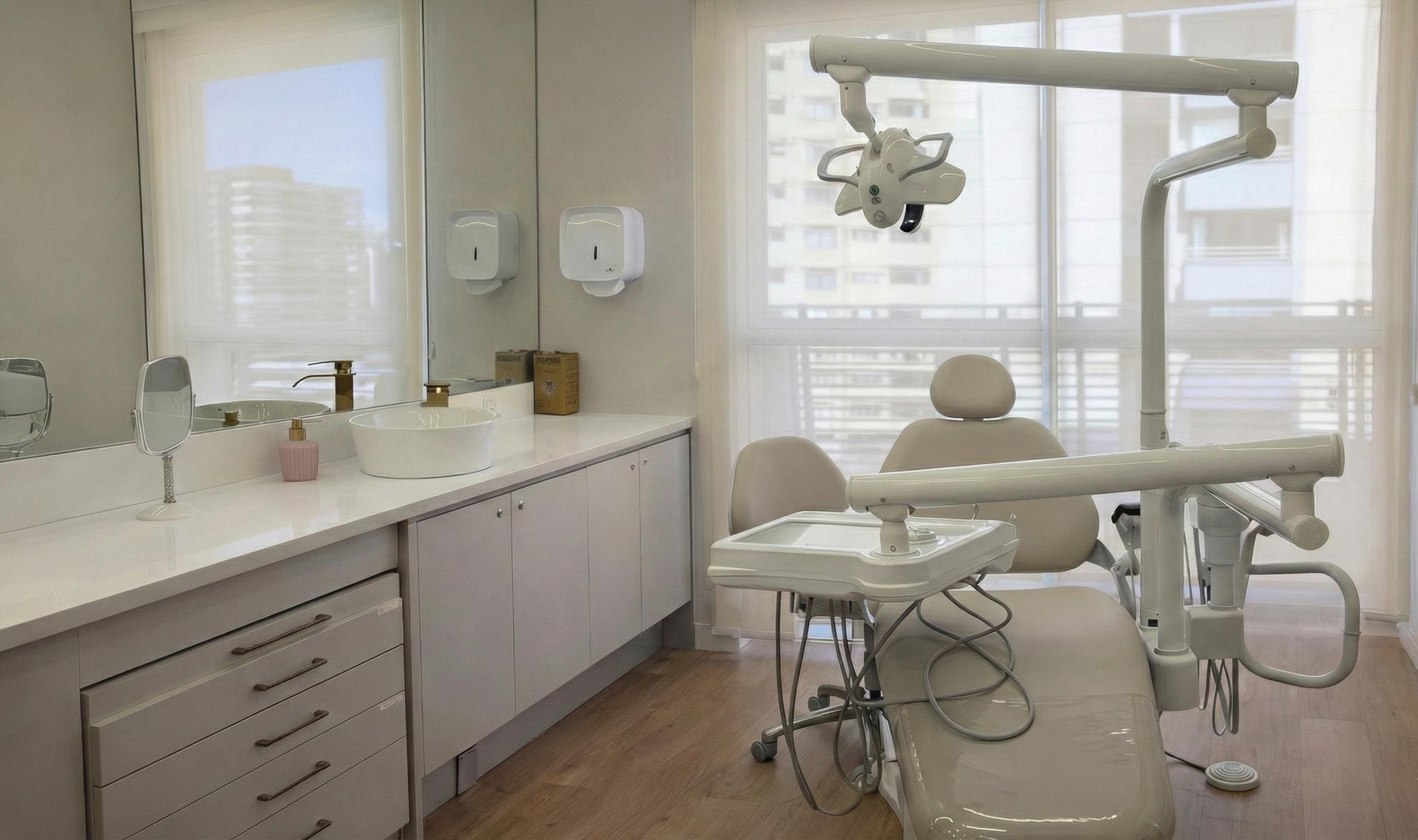 Consultório de odontologia estética da Dra. Camila Hellmeister em Moema, São Paulo